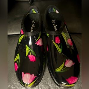 Women’s Slogger Brand, Rain and Garden Shoes with a tulip design 🌷